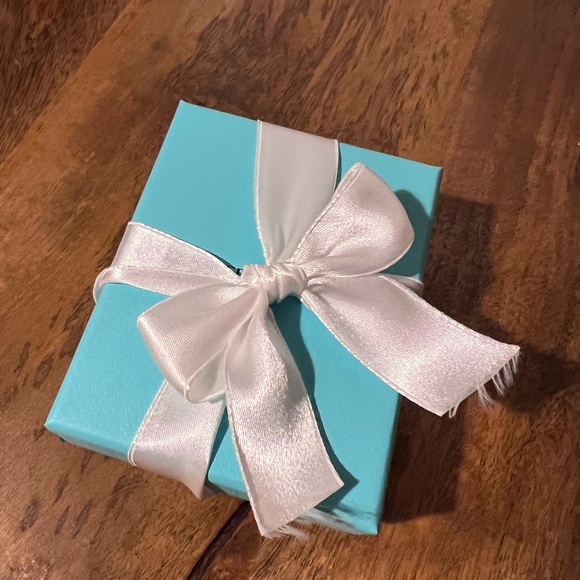 Tiffany & Co Enchant Butterfly Pendant - Picture 2 of 4